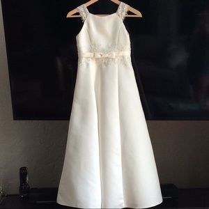 White flower girl dress‎